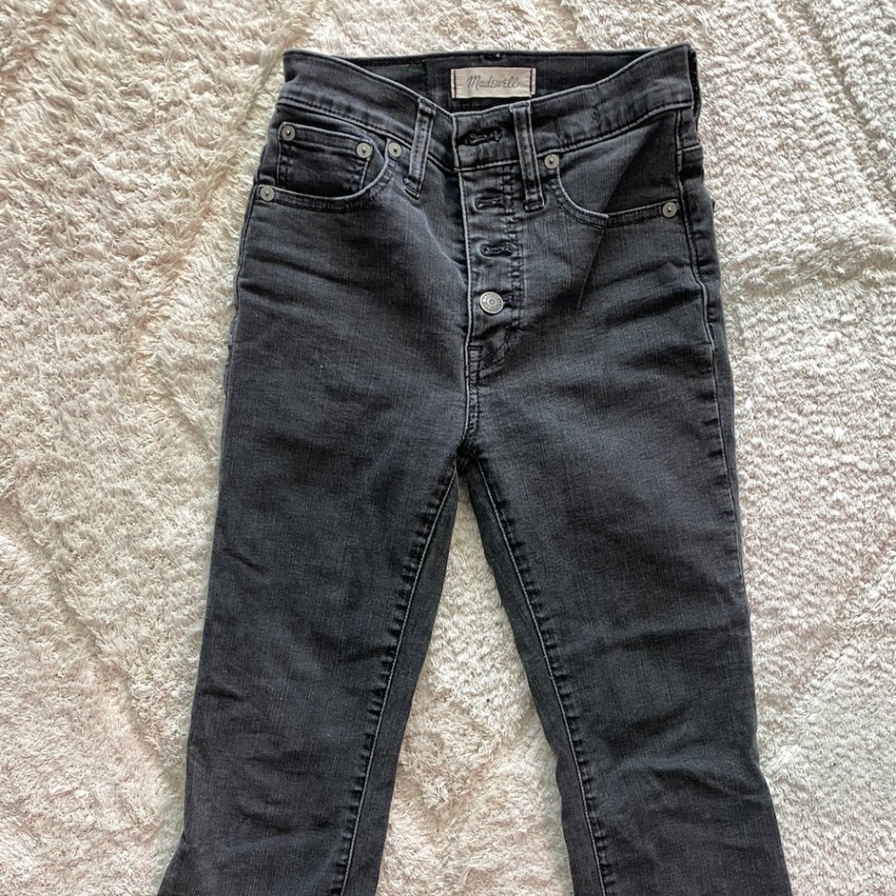 Cali Demi-Boot Jeans in Bellspring Wash: Button-Front Edition